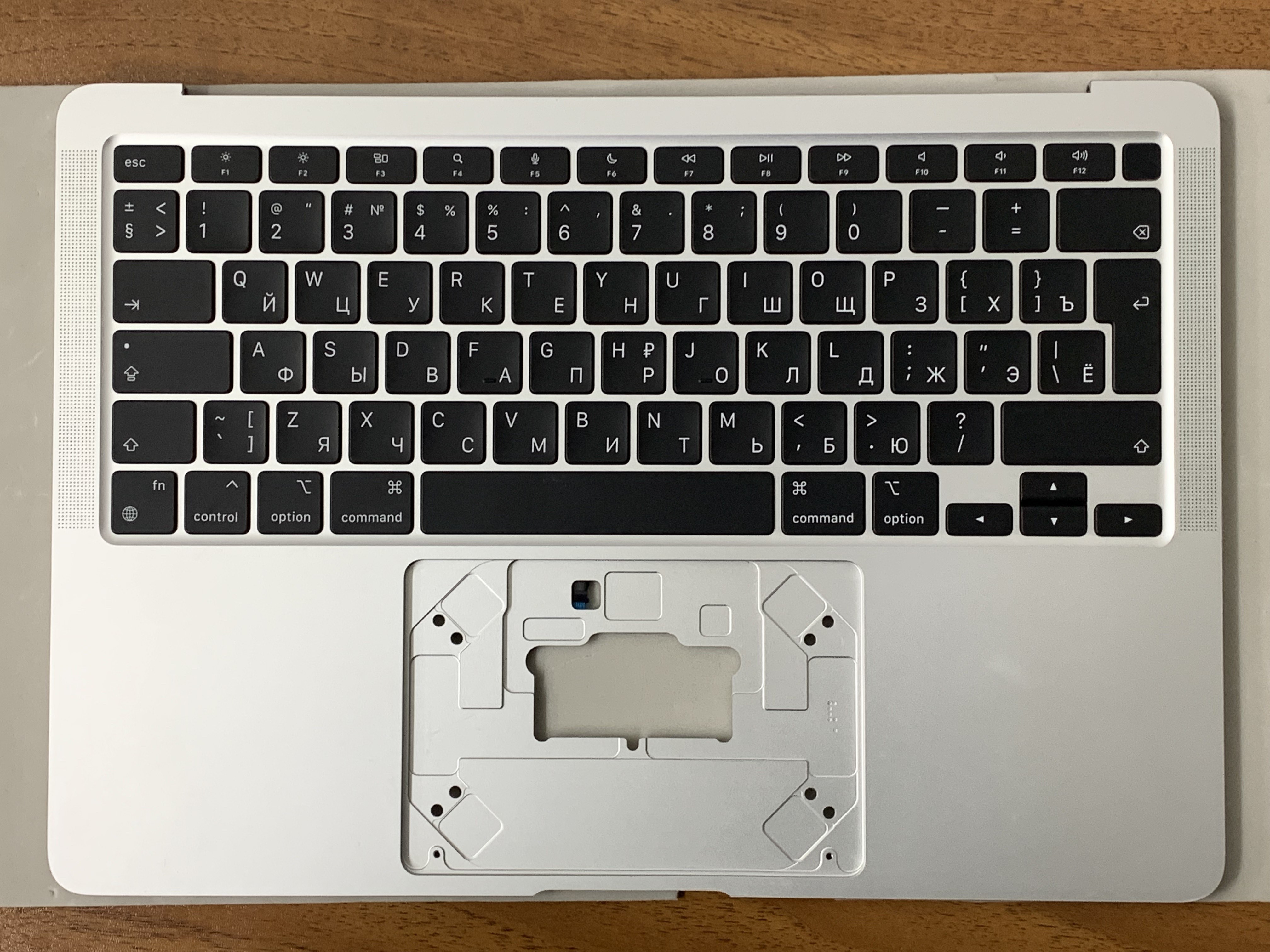 Топкейс с клавиатурой RUS РСТ MacBook Air 13 Retina M1 A2337 2020 Silver снятый