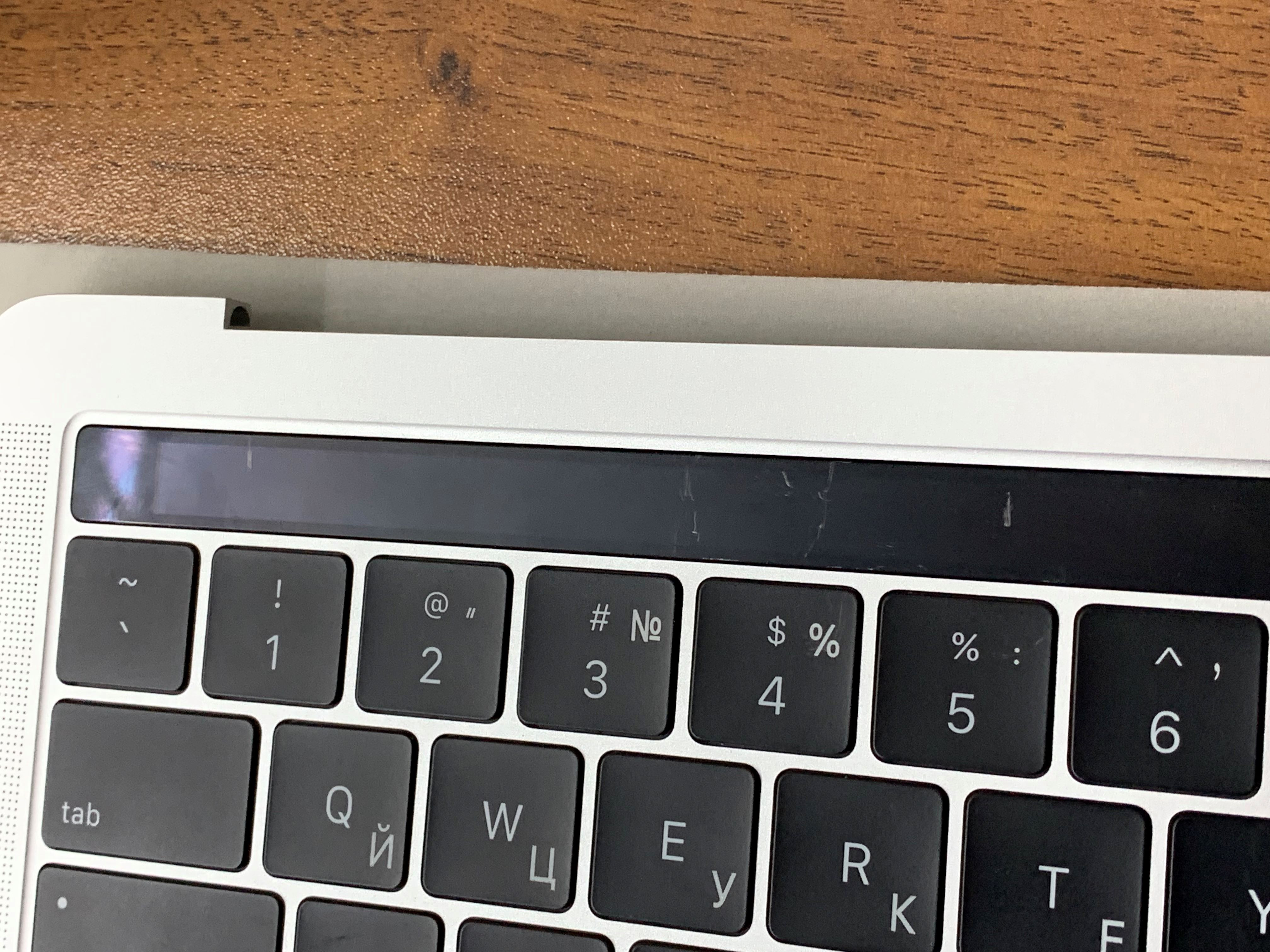 Топкейс с клавиатурой US с гравировкой, АКБ MacBook Pro 13 Retina A1989 Mid 2018 Early 2019 Silver б/у (лот 37)